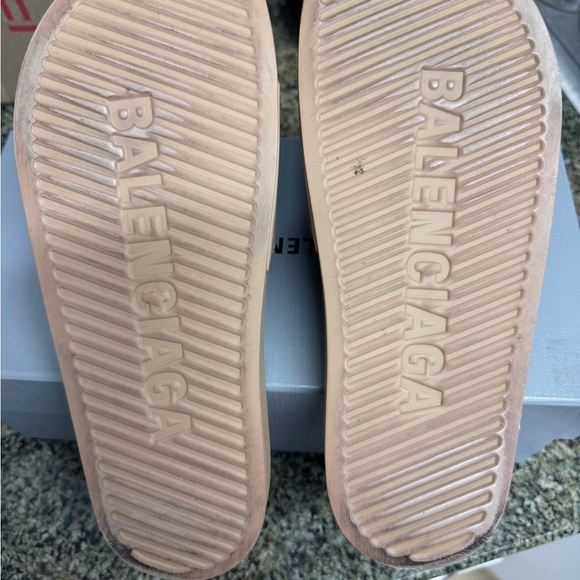 Balenciaga Tan pool slides -w/ original box - Picture 13 of 13